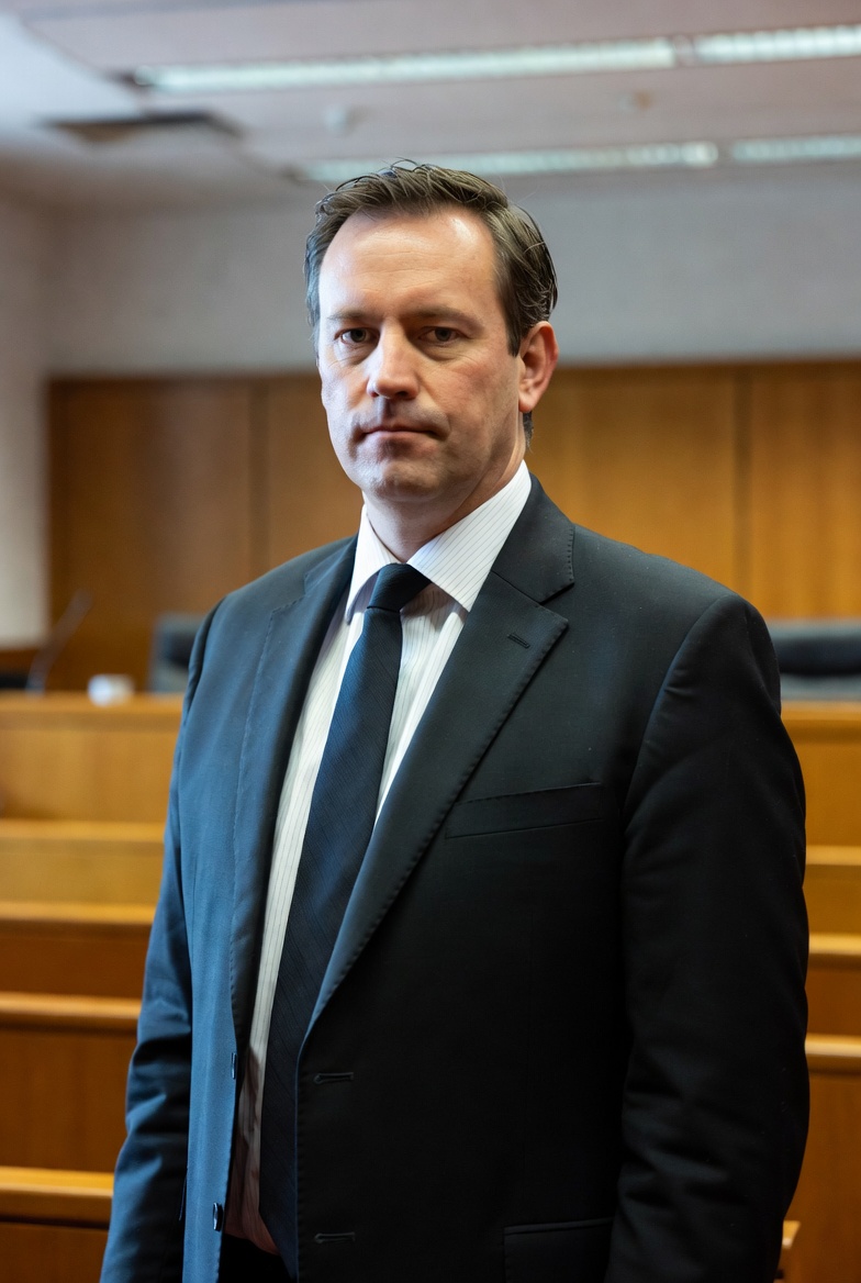 Vik - Senior Advocate